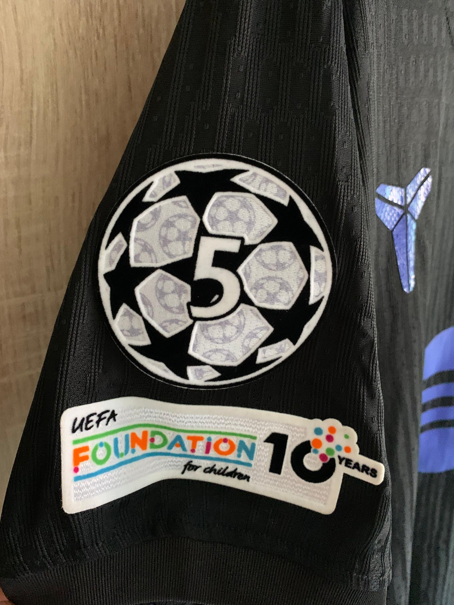 FC BARCELONA TRAINING KIT