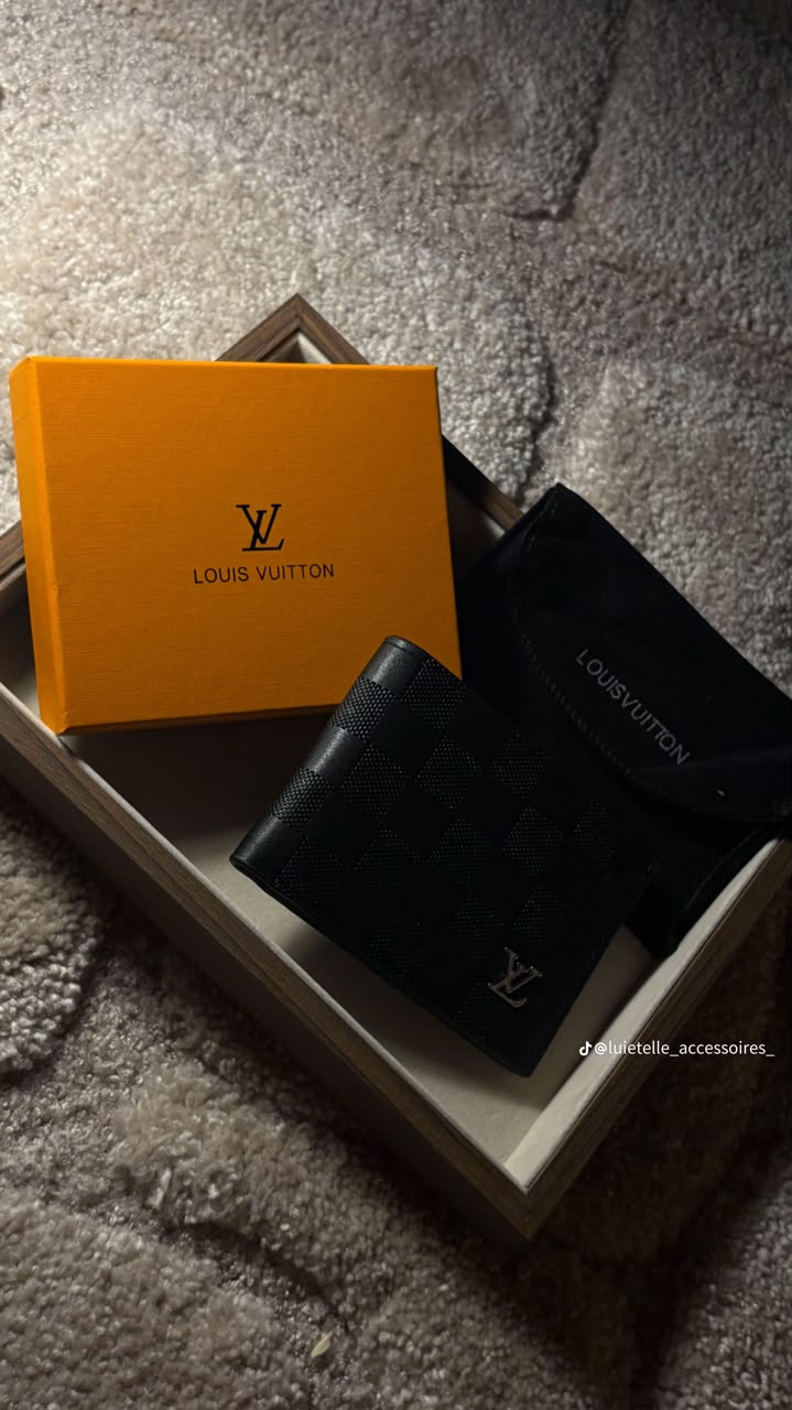 LOUIS VUITTON