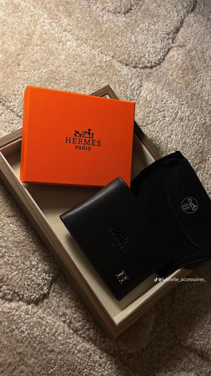 HERMES PARIS
