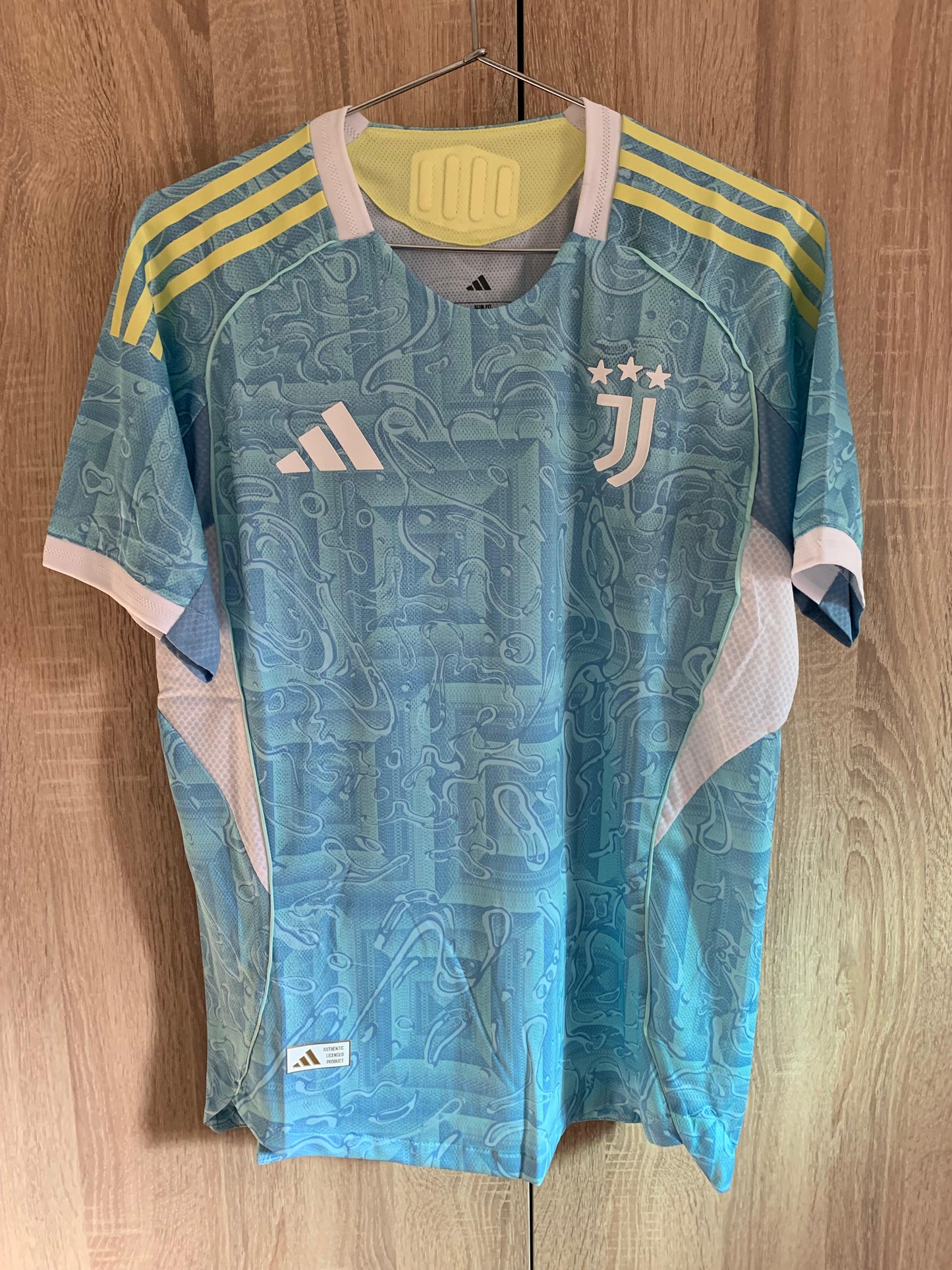 JUVENTUS AWAY KIT