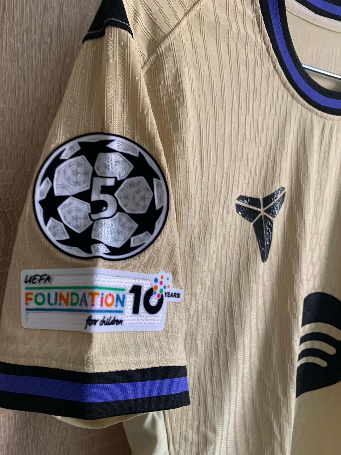 FC BARCELONA AWAY KIT